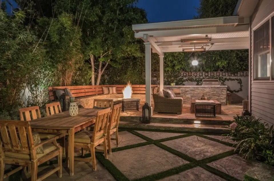 custom-home-architect-los-angeles-outdoor-living-patio-fire-pit